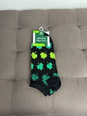 St. Patrick’s Day Clover Cozy Socks Women Size 5–9 Plush Micro Velour NWT